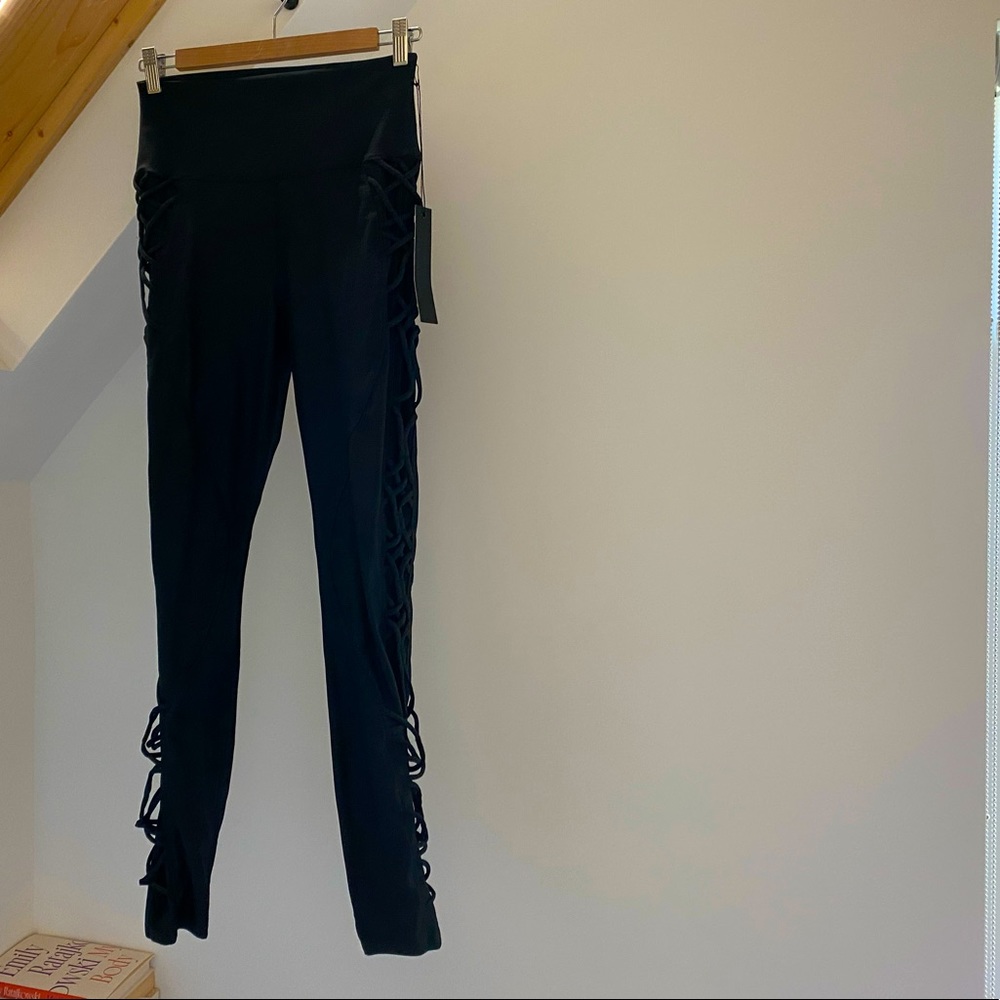 Carbon38 side lace up style leggings | SIZE L